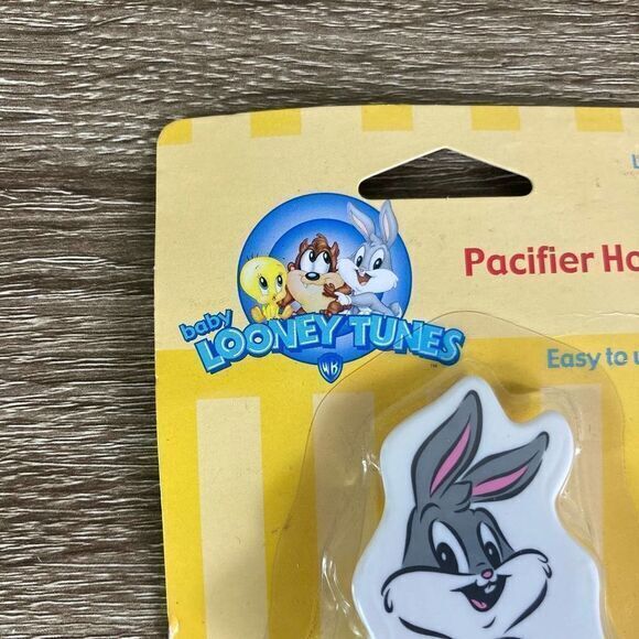 Pacifier Holder Baby Clip‎ Looney Tunes Boys Girls Toddler Babies Teether New - Picture 3 of 10